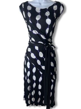 chinese dress ladies Hire Diane von Furstenberg – Girl Meets Dress main image 1
